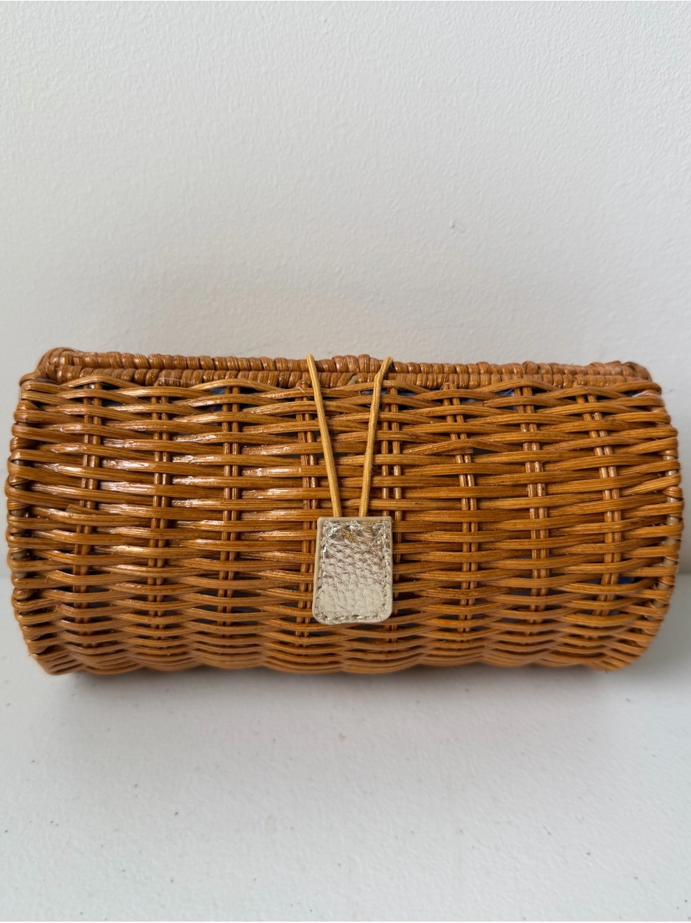 Lilly Pulitzer GWP Wicker Sunglass Case/Clutch
Boca Blue
It's a Sailabration - Picture 4 of 14